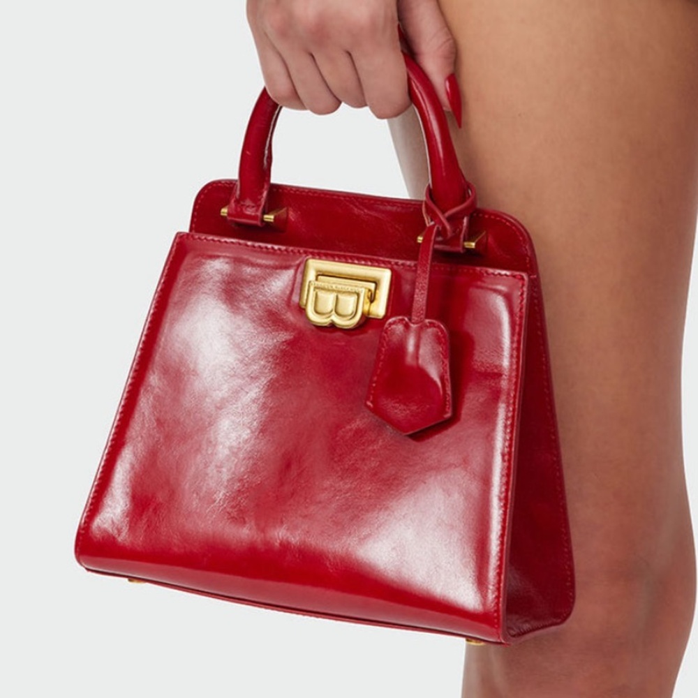 EUC RED TOP HANDLE PURSE ❤️